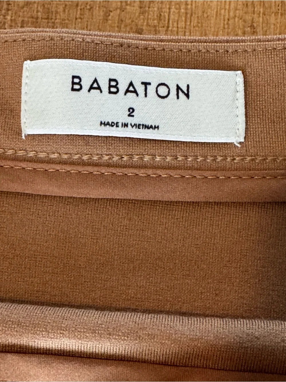 NWT Aritzia Babaton Pelli Camel Wrap Midi Skirt Size 2 Quiet Luxury